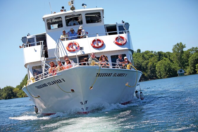 1-Hour 1000 Islands Cruise from Gananoque - Howe Island and the wider St. Lawrence setting