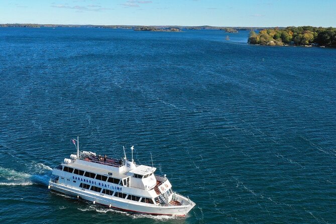 1-Hour 1000 Islands Cruise from Gananoque - Audio commentary, sonar, and what you learn