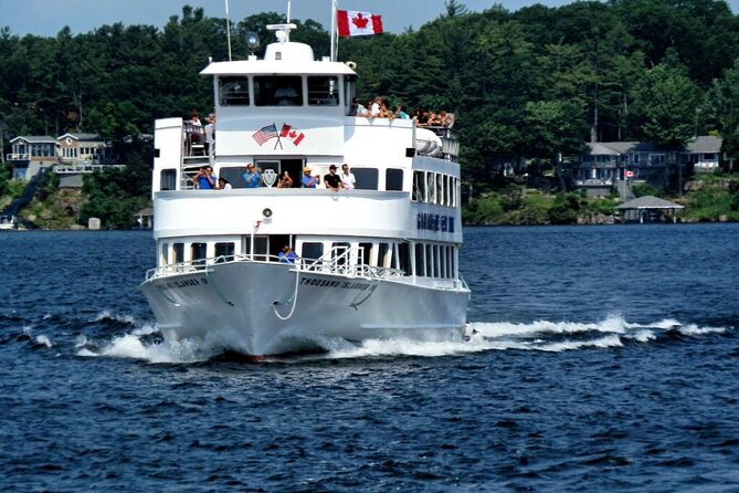 1-Hour 1000 Islands Cruise from Ivy Lea with views of Boldt Castle - Picking your seat for the best views