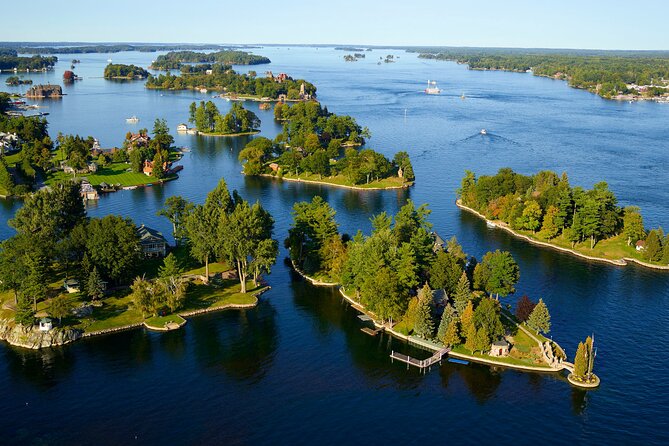 1-Hour 1000 Islands Cruise from Ivy Lea with views of Boldt Castle - Commentary, languages, and what you learn onboard
