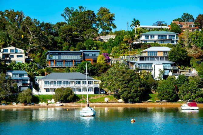 1 Hour Scenic Bay of Islands Tour - Waitangi and Mt Bledisloe Lookout: the wide-angle finish