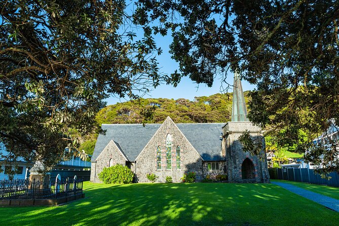 1 Hour Scenic Bay of Islands Tour - A local guide makes the short format work