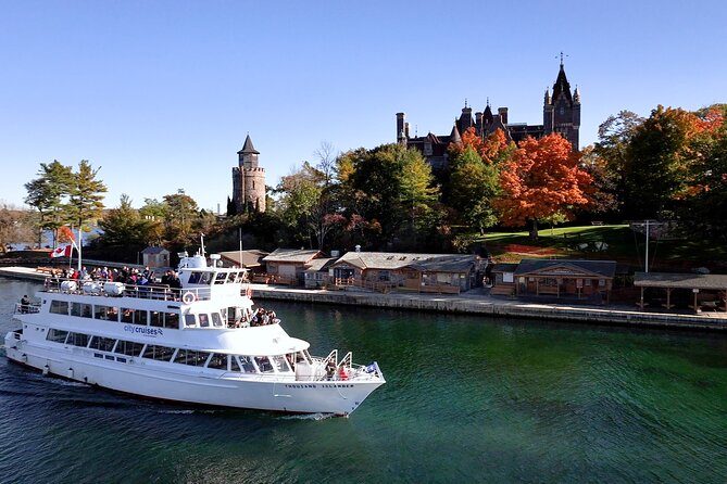 2-Hour Two Castle 1000 Islands Cruise from Ivy Lea - Crossing the Thousand Islands International Bridge