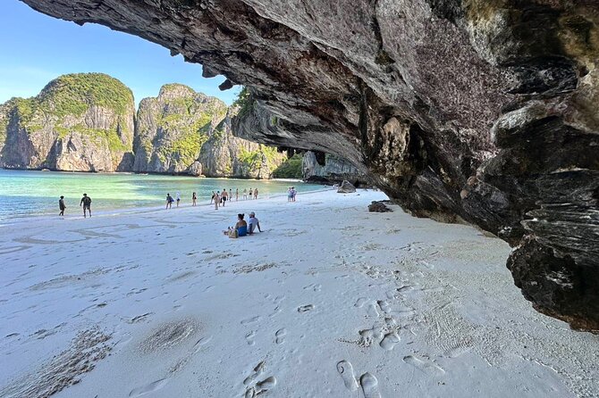 2x Snorkelling Phi Phi, Maiton, Maya Bay, khai islands tour - Maiton Private Island for the second major snorkeling stop
