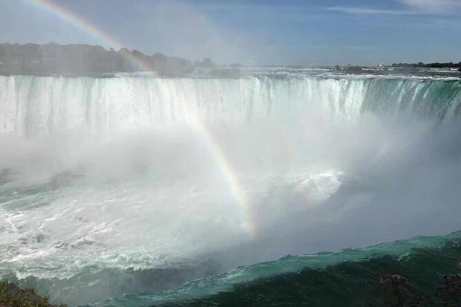 3 Day and 2 Night Tour: Toronto, 1000 Islands, and Niagara Falls - Returning to Toronto for the CN Tower