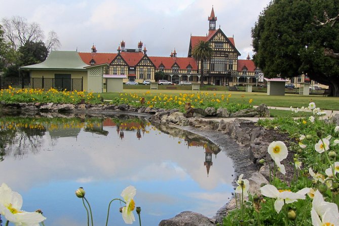 3 Day Bay Of Islands Tour from Auckland including Waitangi and Cape Reinga - A package with independent pieces