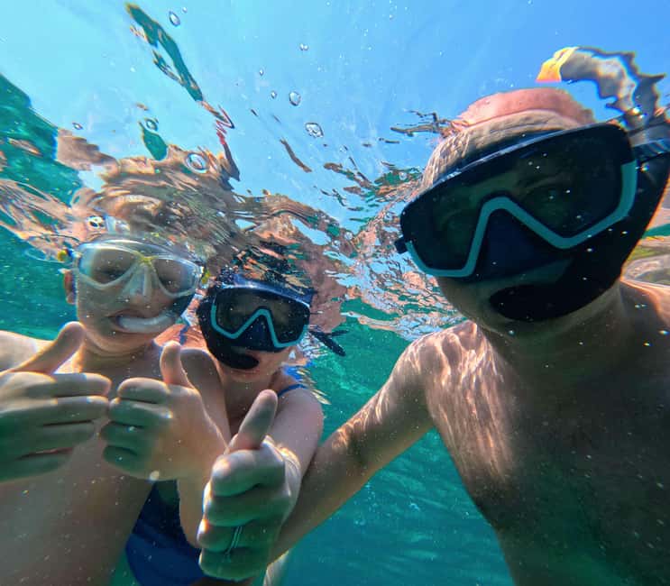 3 Islands Speedboat Tour: Golden Horn, Blue Lagoon & Jelsa - Zečevo Island brings back the sense of escape