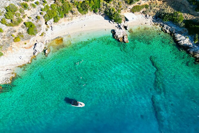 3 Islands Speedboat Tour: Golden Horn, Blue Lagoon & Jelsa Town - Bol gives you a short taste of island life