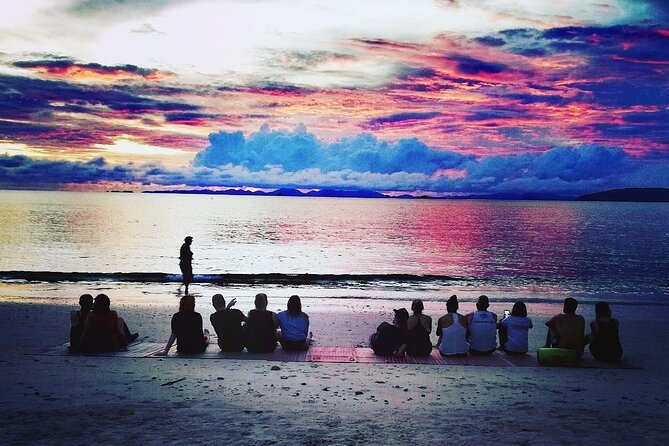 4 Islands Sunset Private Tour - Beach lunch with Krabi cliffs around you