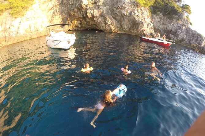4h / 6h / 8h Elaphite Islands Tour with 7.5m/24FT SunDeck Boat - Sipan and Skocibuha Castle