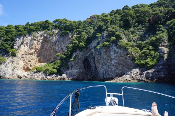4h / 6h / 8h Elaphite Islands Tour with 7.5m/24FT SunDeck Boat - The boat, skipper, and group size