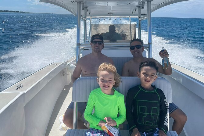 4hr Private Tour Island Hop Snorkel w/ Turtles & Sip Bahama Mamas - Nassau Harbor and Atlantis from the water