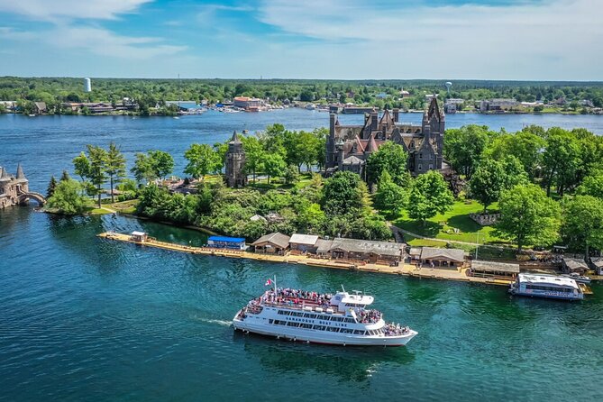 5-Hour 1000 Islands Boldt Castle Stopover Cruise from Gananoque - The first 90 minutes: bridges, islands, and river views