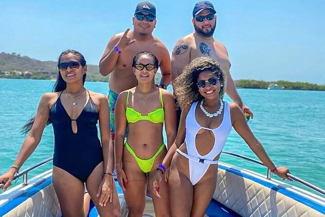 5 Island Tour with Lunch Snorkel in Cartagena Rosario Island - Isla Grande and local island life