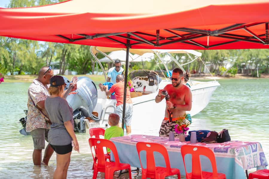 5 Islands Speedboat Cruise, Snorkeling + Lunch & Open Bar - Ile aux Cerfs: beach time, lunch, and the open bar