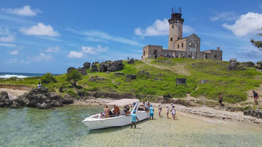 5 Islands Speedboat Cruise, Snorkeling + Lunch & Open Bar - Ile aux Aigrettes and the swimming break