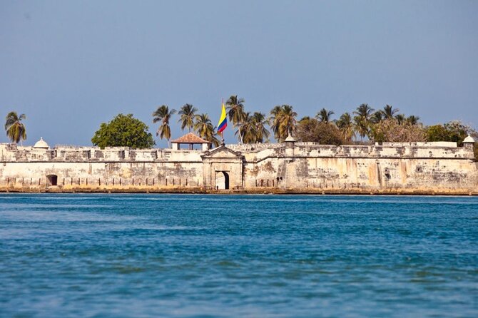 5 Islands Tour from Cartagena Including Snorkeling and Lunch - Rosario Islands: snorkeling and the sunken plane