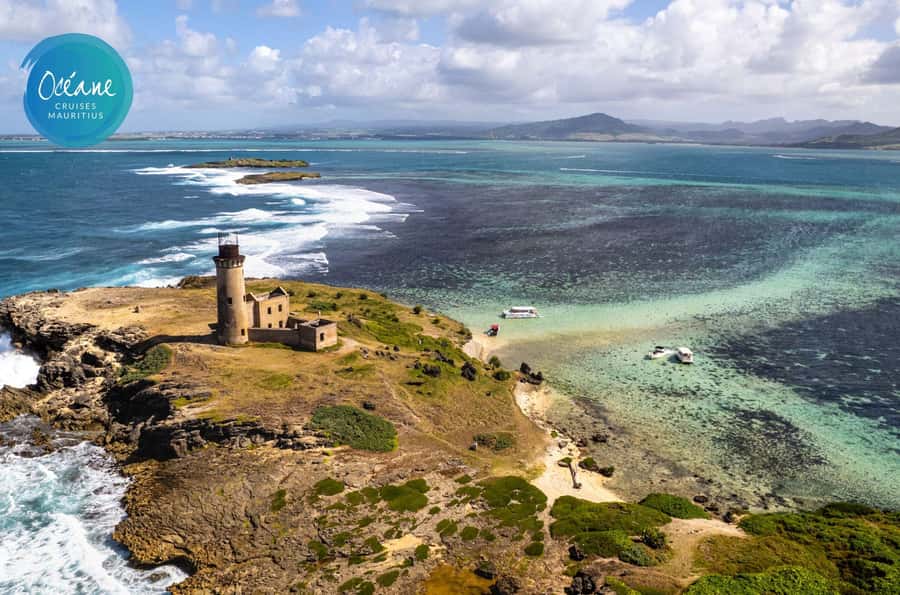 5 islands tour: New Private OCÉANE Speedboat - Island views around Ile aux Aigrettes
