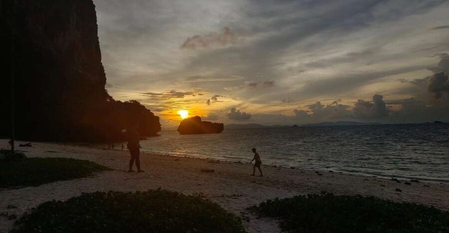 7 Island Sunset by Speed Boat - Key points at a glance