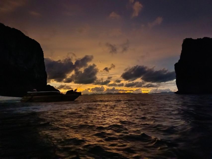 7 Island Sunset by Speed Boat - A long afternoon on Krabi’s island circuit