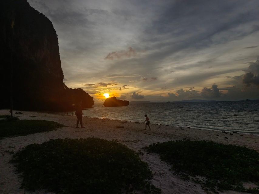 7 Island Sunset by Speed Boat - Chicken Island, from rooster rock to open water