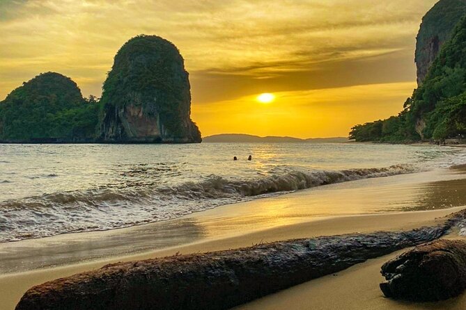 7 Island sunset tour by Speedboat | Catamaran plus BBQ & Plankton - Railay East and the blue pier