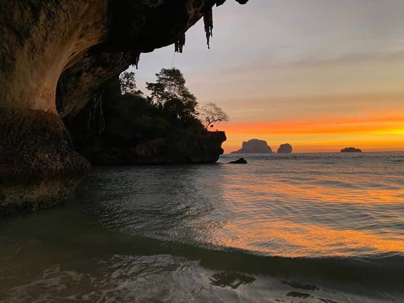 7 Islands sunset tour plus bioluminescent plankton + BBQ - Tup Island and the sandbar that depends on the tide