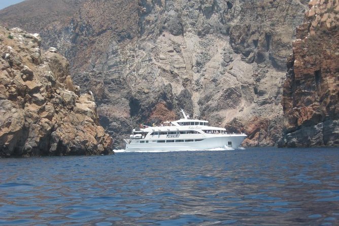 Aeolian Islands Day Trip from Taormina: Lipari and Vulcano - The return boat and its extra coastal sights