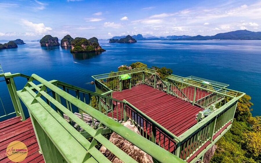 Ao Nang: Hong Islands Tour by Speedboat or Longtail Boat - Guides and the feel of the day