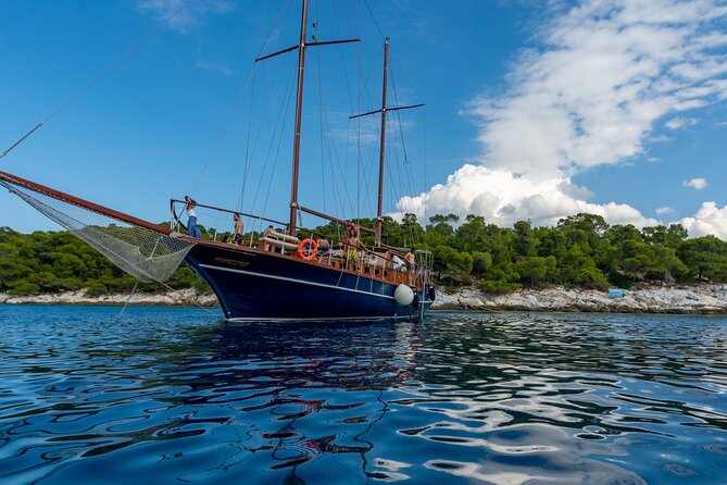 Athens Day Cruise: 3 Islands Tour in the Saronic Gulf with Lunch - What is included for $157.21?