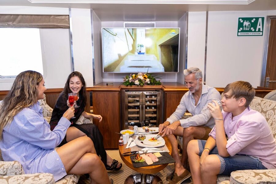 Athens: Saronic Islands Cruise with VIP Area Seating & Lunch - The early start from Athens