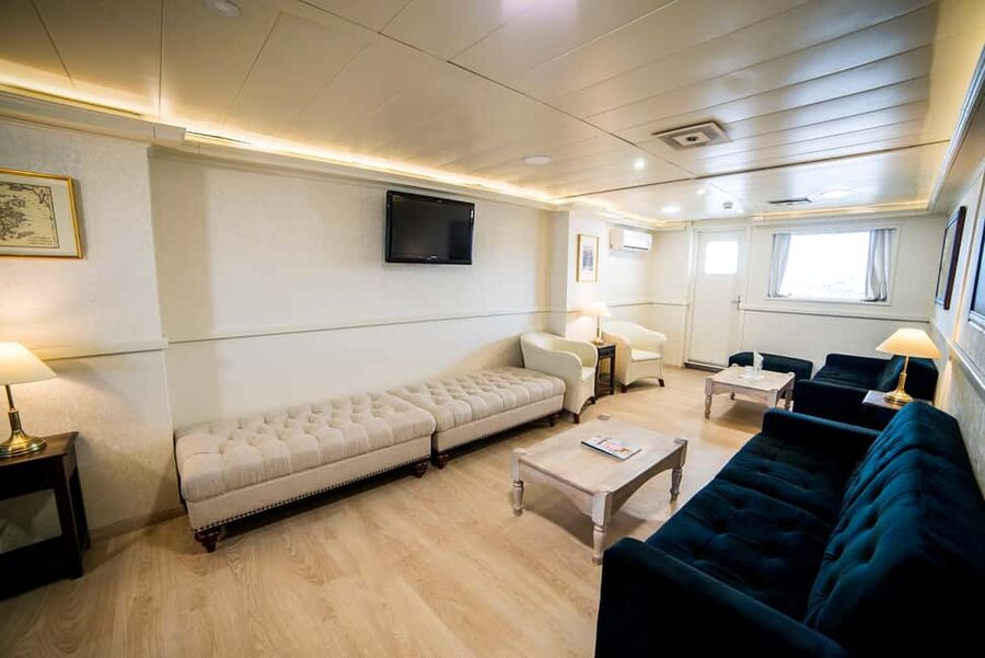 Athens: VIP Swimming Cruise to three islands - What the VIP label actually gives you