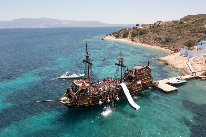 Barco De Pirata Cruise at 3 Islands in Greece - Music changes the mood of the cruise