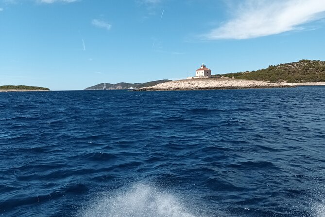BLUE CAVE & 5 islands tour from Hvar - Speedboat Travel Means Views, Wind, and Bumps