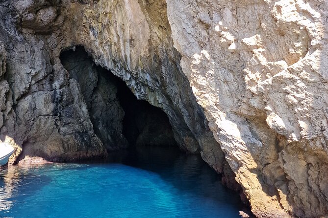 BLUE CAVE & 5 islands tour from Hvar - Palmizana Brings a Long Break and Mixed Value