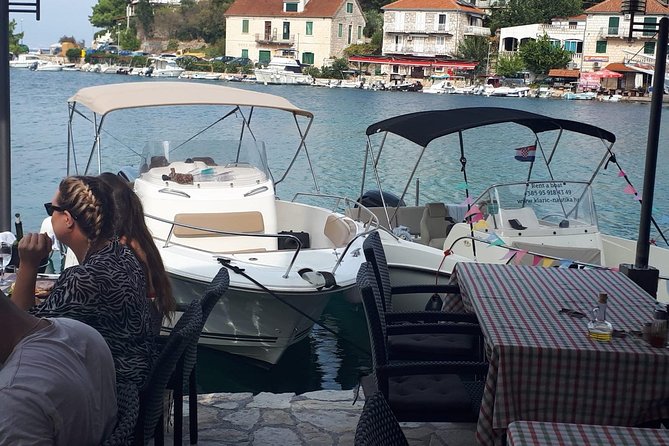 Blue Cave and Hvar island - five island tour from Split - Two hours in Hvar for food and a walk