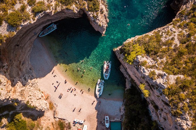 Blue Cave and Hvar Tour - 5 Islands Tour from Split and Trogir - Reaching Biševo and the Blue Cave