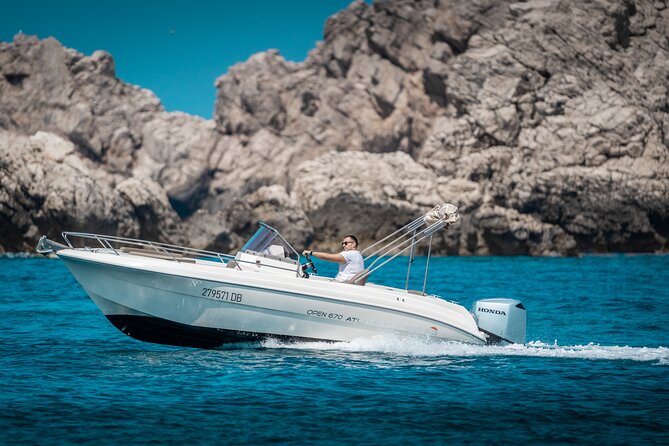 BLUE CAVE & ELAPHITI ISLANDS 4 HOURS ALL INCLUSIVE boat tour - Food advice, with lunch paid separately