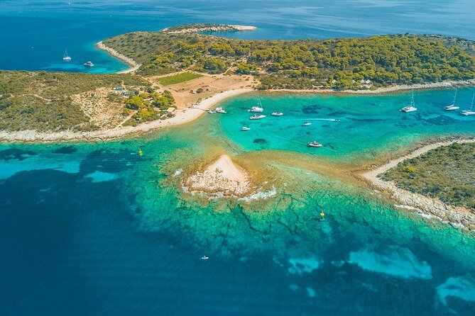 Blue cave & Hvar (5 Islands) private tour from Split or Trogir - Two hours in Hvar Town and Fortica