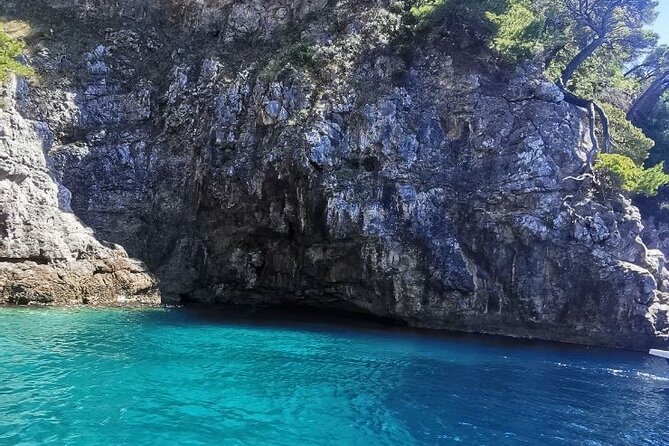 Blue & Green Cave Experience: Drinks, Snorkeling & Šunj Beach - Kolocep’s Blue and Green caves
