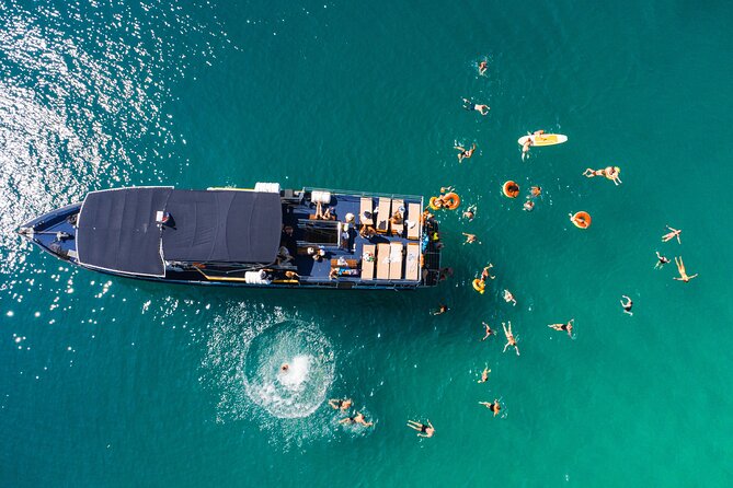Blue Lagoon & 3 Islands Cruise with Lunch from Split - Maslinica on Šolta, a worthwhile land stop