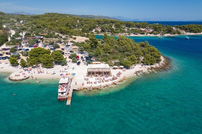 Blue Lagoon 3 Islands Tour with Lunch and Drinks Included - Branac Bay on Čiovo: lunch beside the water