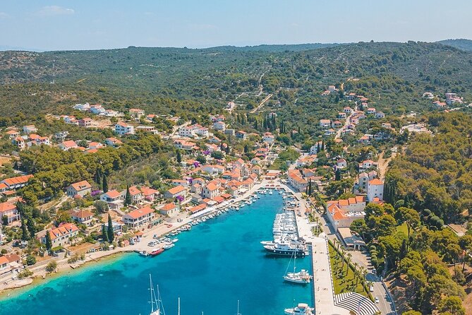 Blue Lagoon and 3 Islands Speedboat Tour from Trogir - Pickup points and the practical start of the day
