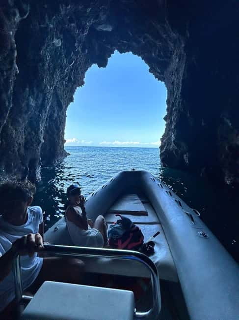Boat Tour: Island hopping by dinghy with cave visits and snorkeling - Key points at a glance