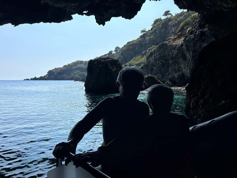 Boat Tour: Island hopping by dinghy with cave visits and snorkeling - The $35 price and what you receive