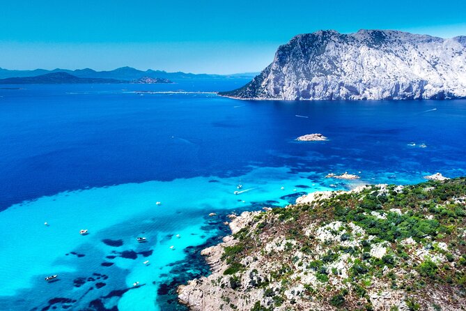 Boat tour Porto Cervo - Maddalena archipelago - Captain Enrico and the value of a good host