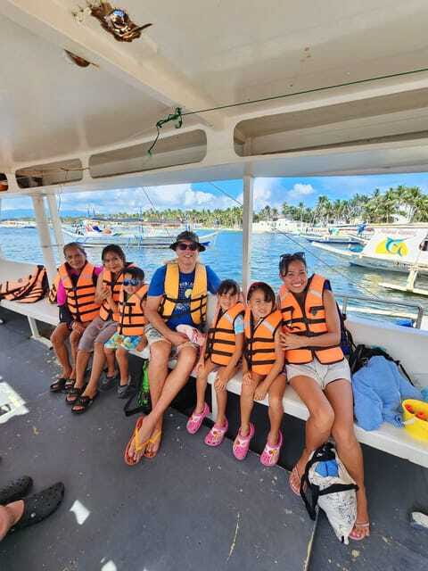 Boracay: Island Hopping | Pick-up at the Hotel - Boat comfort and group coordination