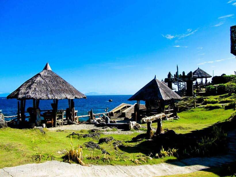 Boracay: Island Hopping Tour with Boodle Fight Lunch - Ilig-iligan Beach and Coral Garden