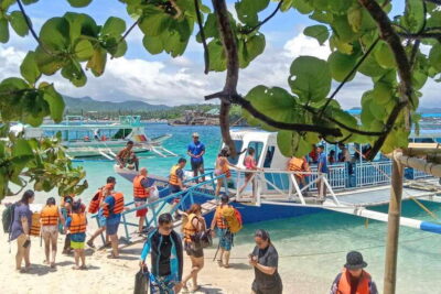 Island Hopping with Crystal Kayak & Helmet Diving