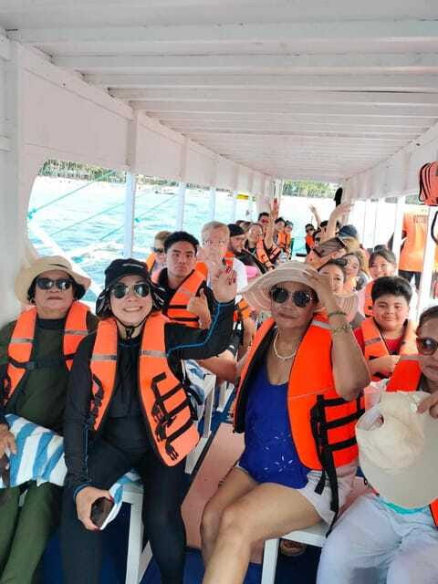 Boracay: Island Hopping with Snorkeling and Crystal Cove - Practical tips for a smoother day